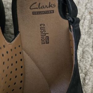 Clarks Women's Black and Tan Sandals